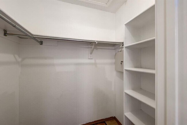 Building Photo - 13006 Moorcroft Ln