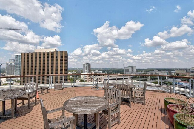 Building Photo - 710 Colorado St