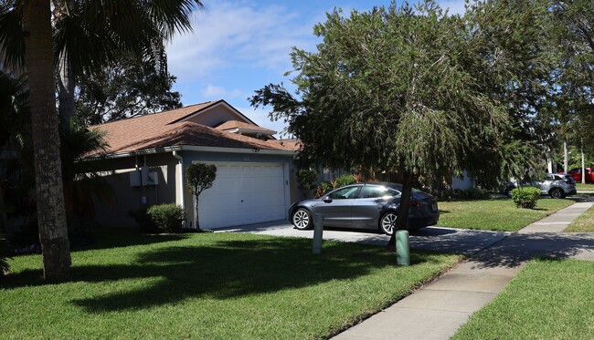 Building Photo - 7035 Hammock Trace Dr