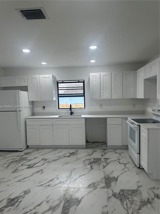 Building Photo - 6560 SW 49th St