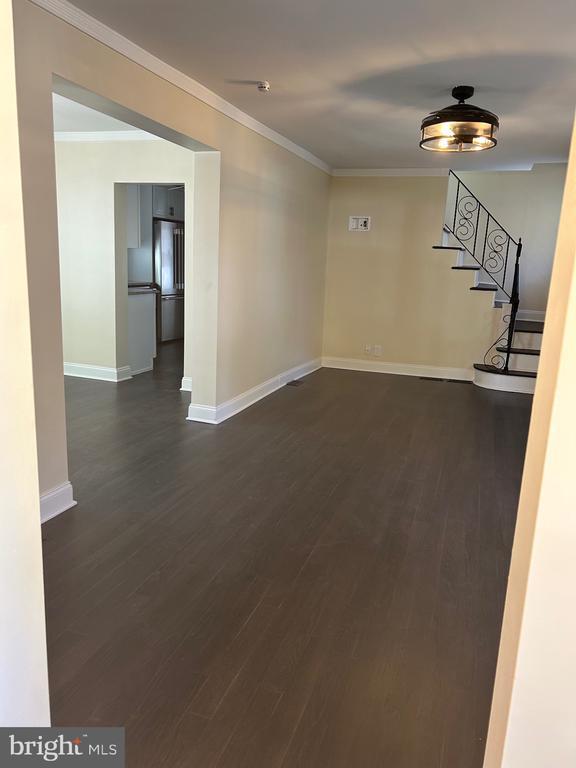 Building Photo - 614 Linden Ave