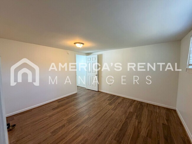 Building Photo - Charming & Spacious Graysville Home for Rent! SECTION 8 FREINDLY!