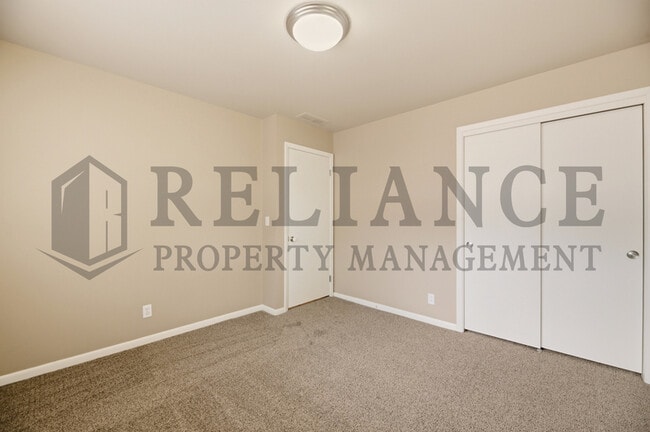 Building Photo - 6517 E Elm St