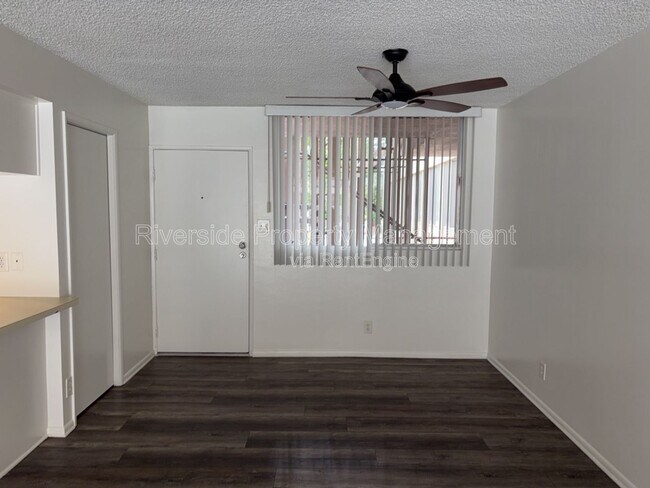 Building Photo - 6979 Palm Ct