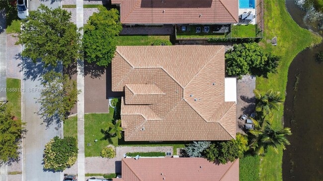 Building Photo - 3616 SE 2nd Dr