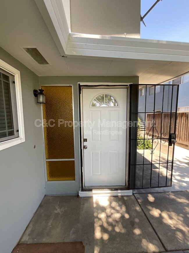 Building Photo - 1315 Scossa Ave