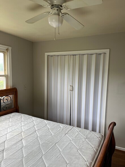 Building Photo - 7423 Walker Mill Dr