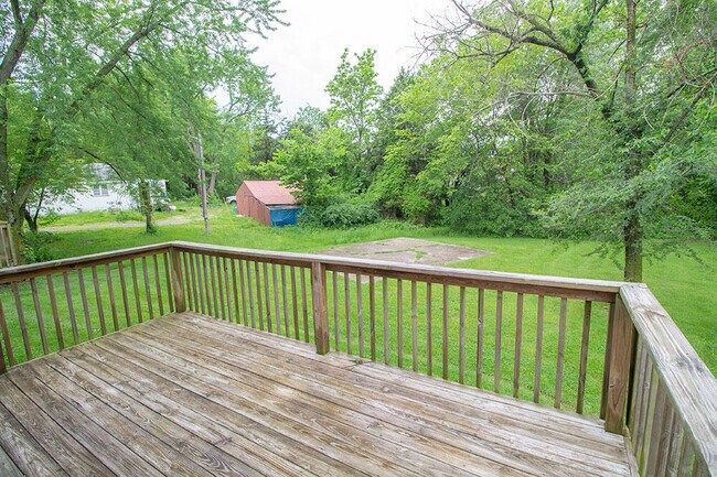 Building Photo - 2119 N Ballenger Ln