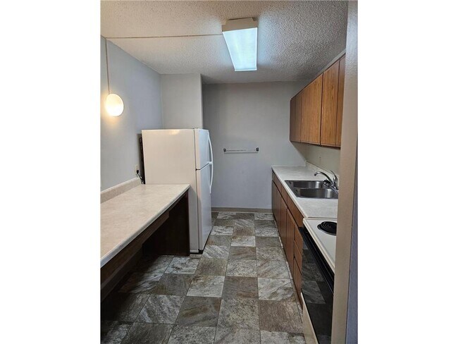 Building Photo - 808 Hills Ave