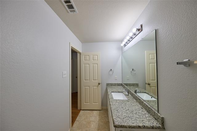 Building Photo - 4616 Brighton Dr