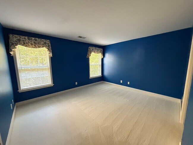 Building Photo - 935 Charter Oaks Dr