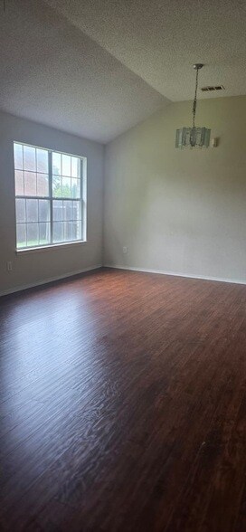 Building Photo - 1814 Mesa Ct