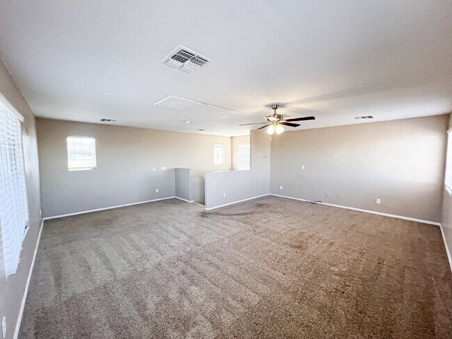 Building Photo - 7016 S 7th Ln