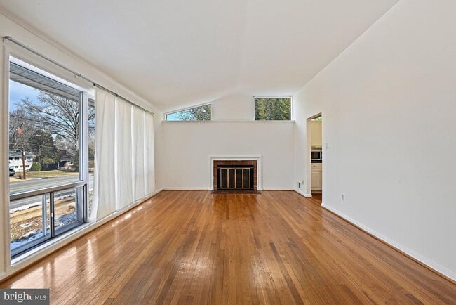 Building Photo - 6713 Old Chesterbrook Rd