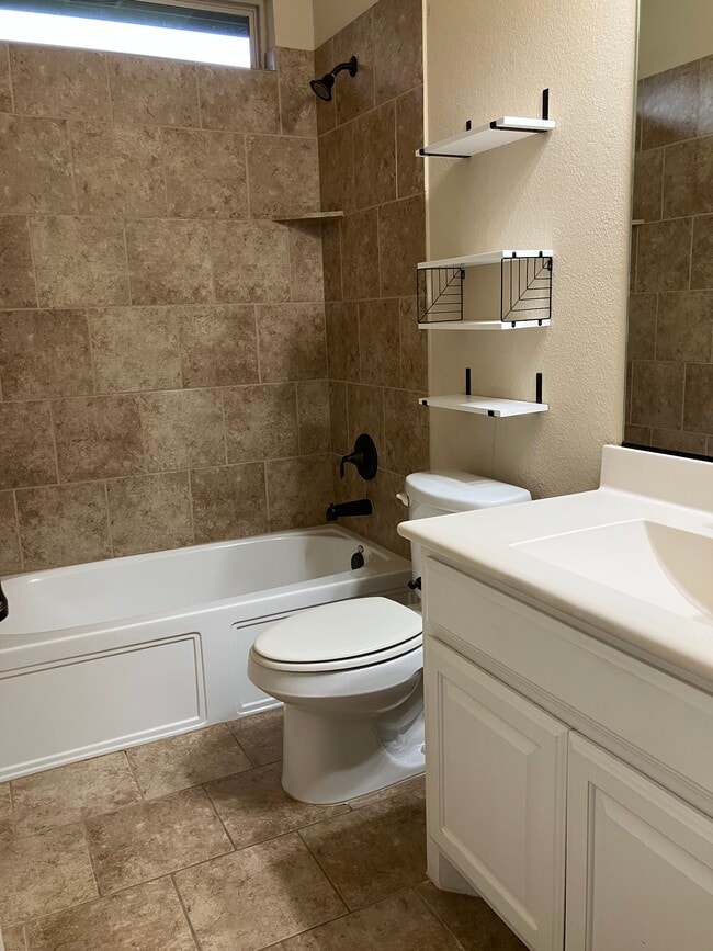 Building Photo - 2829 Sheffield Ct