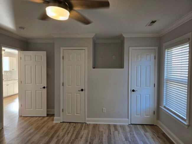 Building Photo - 917 S 11th St