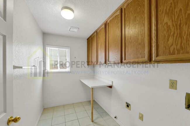 Building Photo - Spacious 4-Bedroom Home for Rent - $2800/m...