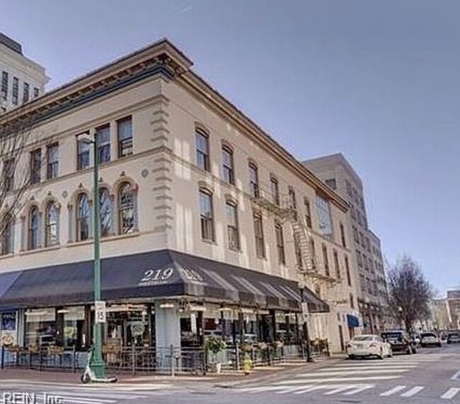 Building Photo - 219 Granby St