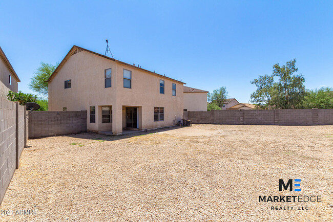 Building Photo - 4Bed/2.5 Bath House in El Mirage! $199 MOV...