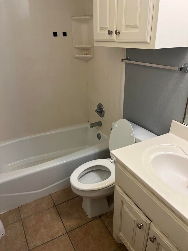 Building Photo - 3102 110th St