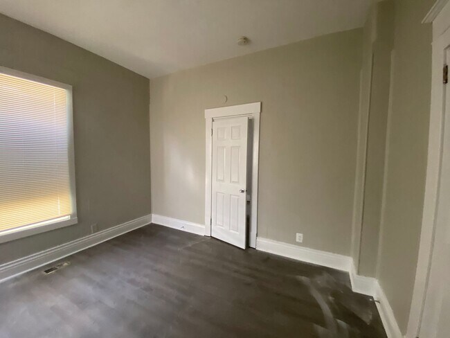 Building Photo - 2BR/1BA House with nice back yard- COMING SOON