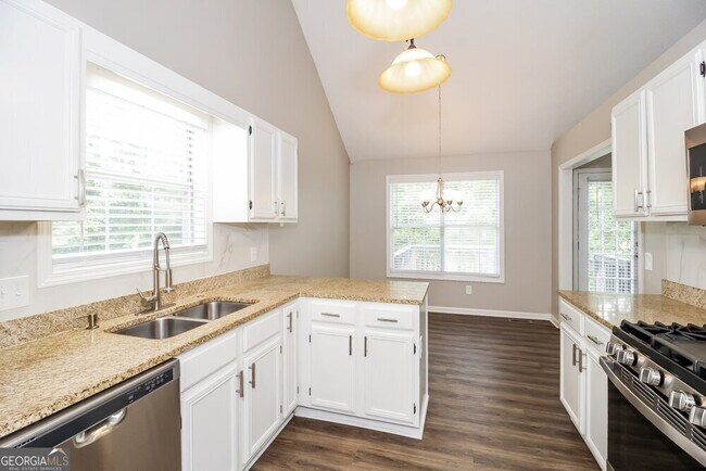 Building Photo - 2869 Overlake Run