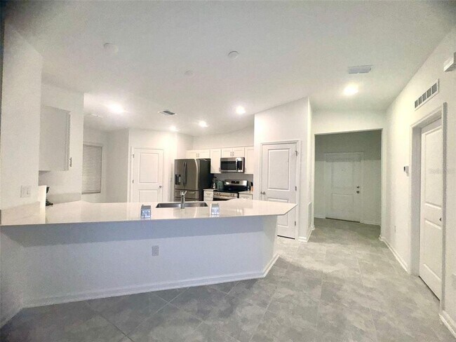 Building Photo - 4794 Cloister St