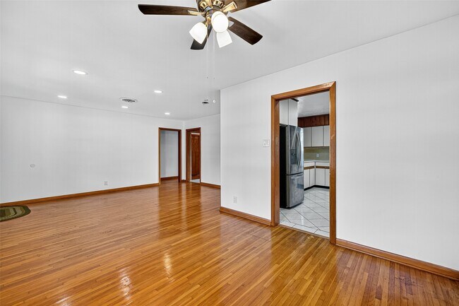 Building Photo - 8923 Greiner Dr