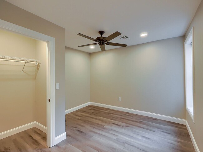 Building Photo - 612 N 2nd St