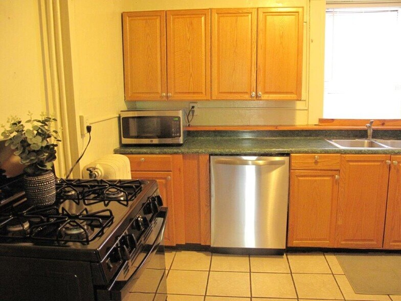 Building Photo - 105 Dryden Rd