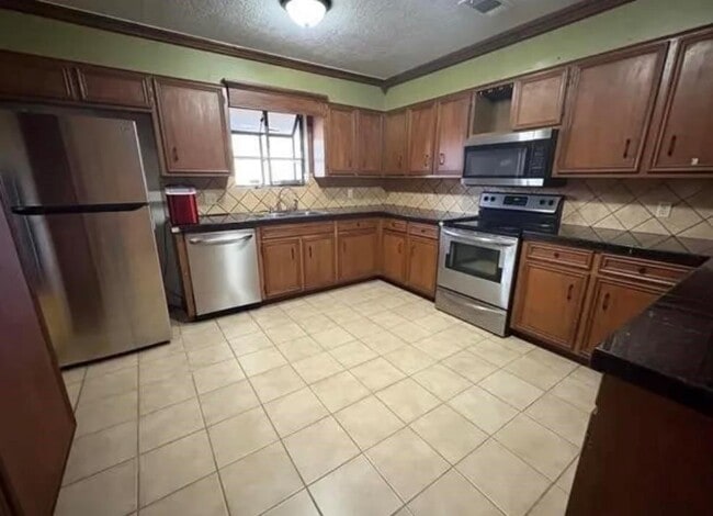 Building Photo - 1218 Meadowridge Dr