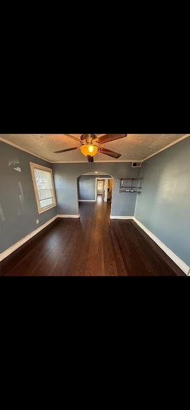 Building Photo - 4117 Charlotte St