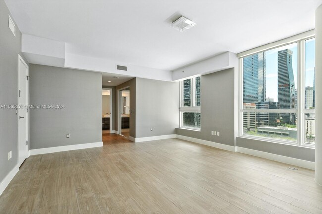 Building Photo - 1080 Brickell Ave