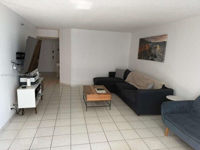 Building Photo - 2401 Collins Ave