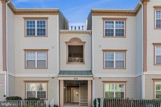 Building Photo - 21855 Locomotive Terrace