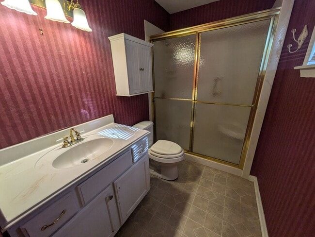 Building Photo - 717 Riffle Ave