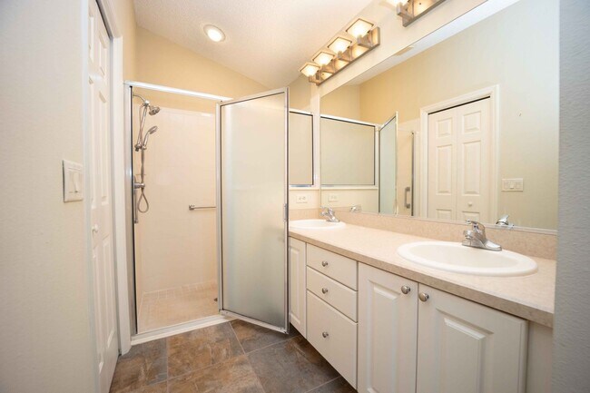 Building Photo - 3BR/2BA Courtyard Villa in The Village of ...