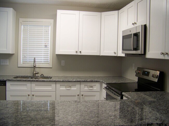 Building Photo - WATERS EDGE