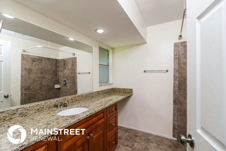 Building Photo - 3685 Avanti Cir