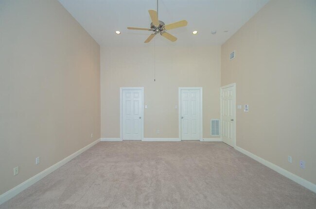 Building Photo - 703 Detering St