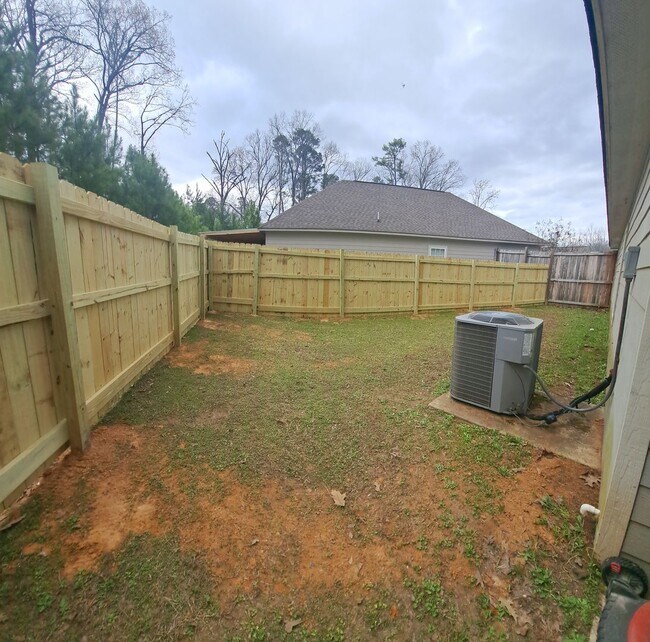 Building Photo - 4 BD/4 BA Located in Countryview Village.