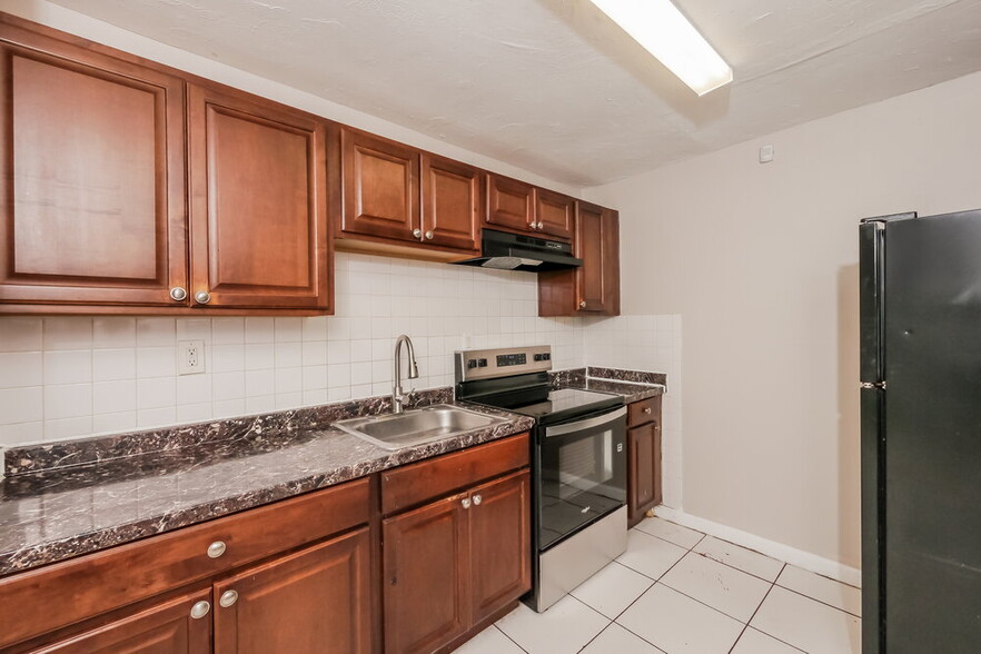 Building Photo - 3401 NW 18th Pl