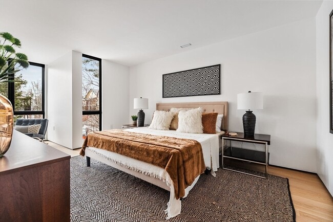 Building Photo - 80 Alpine St