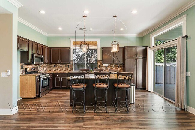 Building Photo - Elegant 4 Bed/2 Bath Home In Desirable North Shore Community!