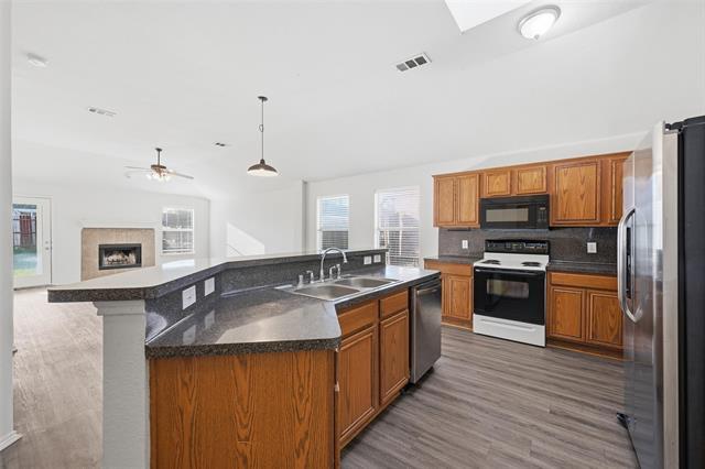 Building Photo - 518 Niagara Falls Dr