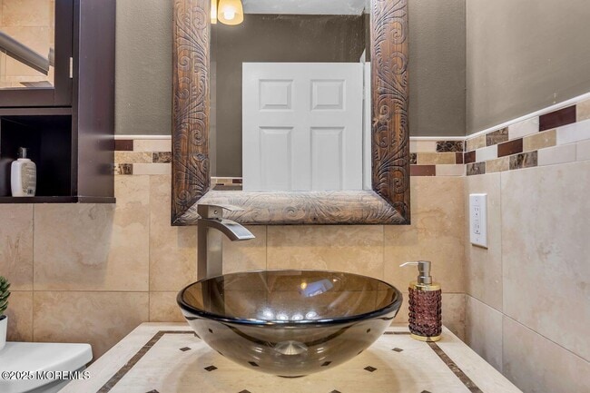 Building Photo - 9 Cherry Hill Ln