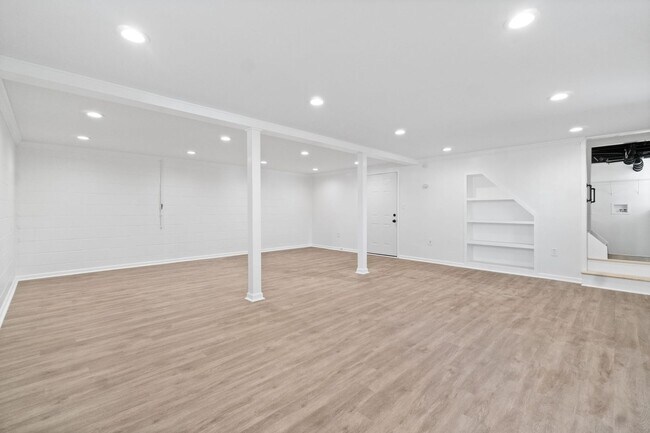 Building Photo - Pet Friendly Renovated Three Bedroom with Basement!