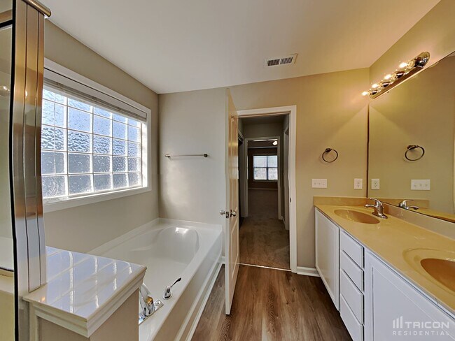 Building Photo - 645 McCarthy Dr