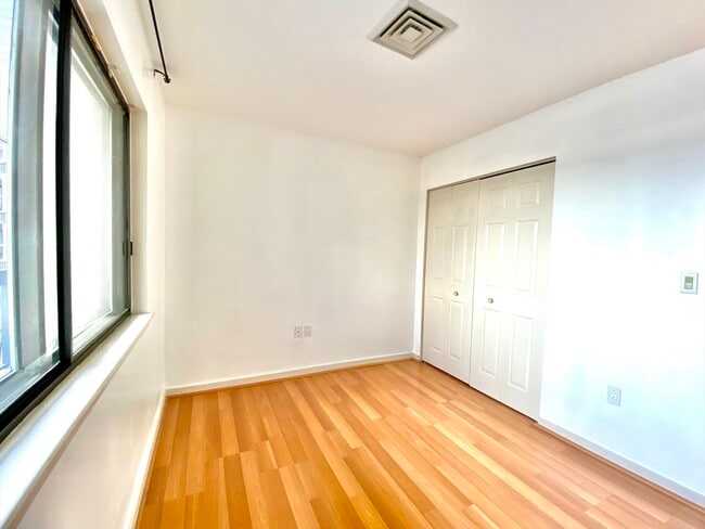 Building Photo - 90 Quincy Shore Dr