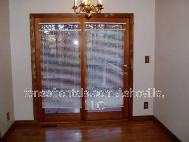 Building Photo - 1286 Davis Mountain Rd